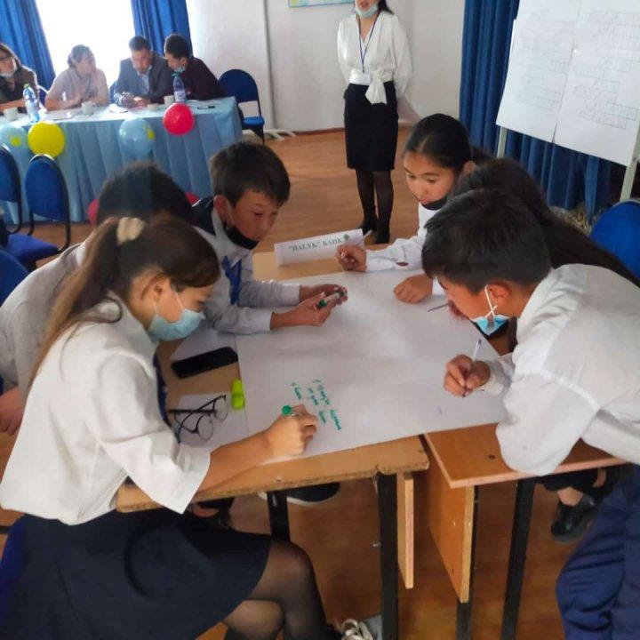 "Математика және информатика пәндерін оқытудағы педагогикалық технологияның тиімділігі" тақырыбында мектепішілік семинар ұйымдастырылды.