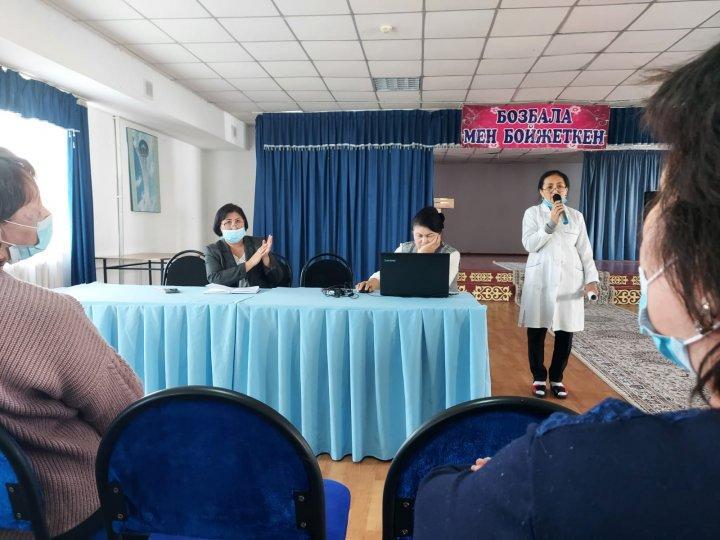 Ерте жүктіліктің алдын алу мақсатында «Арыңды сақта бойжеткен» тақырыбындағы медбикелермен бірлескен жұмыстан көрініс