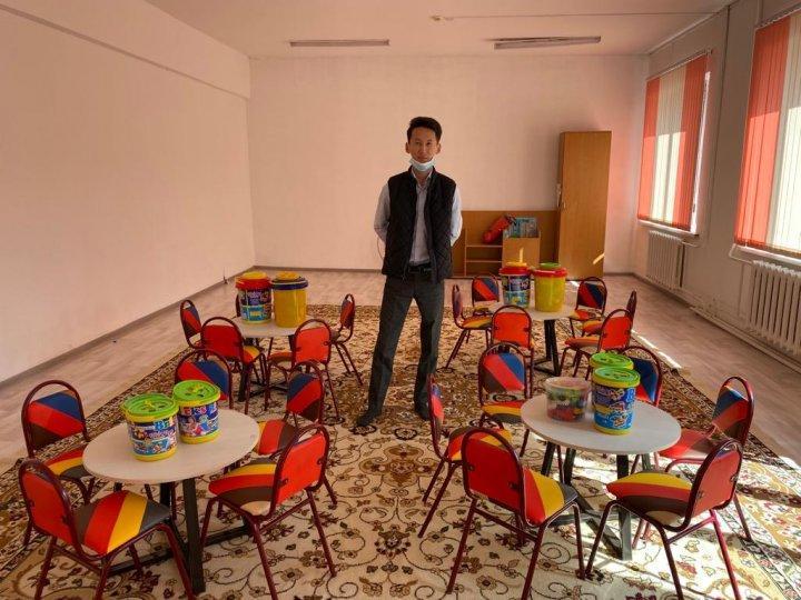 2016-2017 оқу жылының түлегі 11 "Ә" түлегі Махамбетов Даурен – МАД топтарының ойын бөлмесін толықтай жабдықтап берді