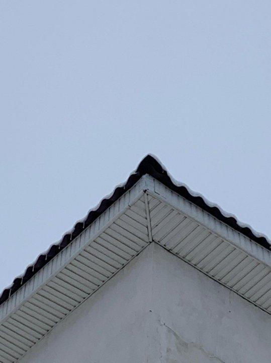 №55 орта мектептің 2016 жылығы бітірген түлегіміз Болатов Сұлтан Амангелдіұлы шатырдың жақтауларын жөндеу жұмысынан кейінгі