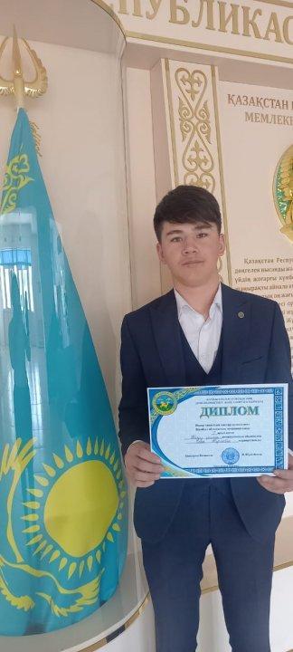 Жамбыл облысы бойынша  Индор хоккейден кіші жасөспірімдер бойынша 1 орын алған Тараз қаласы командасының құрамына кіретін Калмұратов Асхат, Баликов Бекболат, Абжанқұл Ерзат, Кеулимжаев Жандарбек, Есен Нұрлыбек, Кеулимжаев Райымбек дипломмен марапатта